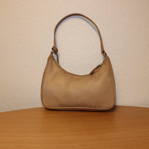 Prada Beige Nylon and Leather Re-Edition 2005 Baguette Bag - Picture 4 of 9